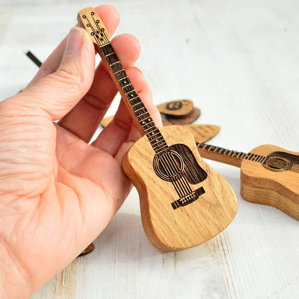 🎸100% Handmade Mini Cute Edition Wooden Guitar Plectrum Case(𝐉𝐚𝐤𝐞 𝐖𝐢𝐥𝐬𝐨𝐧 𝐇𝐚𝐧𝐝𝐦𝐚𝐝𝐞®) - BUY 2 FREE SHIPPING