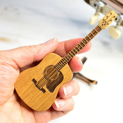 🎸100% Handmade Mini Cute Edition Wooden Guitar Plectrum Case(𝐉𝐚𝐤𝐞 𝐖𝐢𝐥𝐬𝐨𝐧 𝐇𝐚𝐧𝐝𝐦𝐚𝐝𝐞®) - BUY 2 FREE SHIPPING